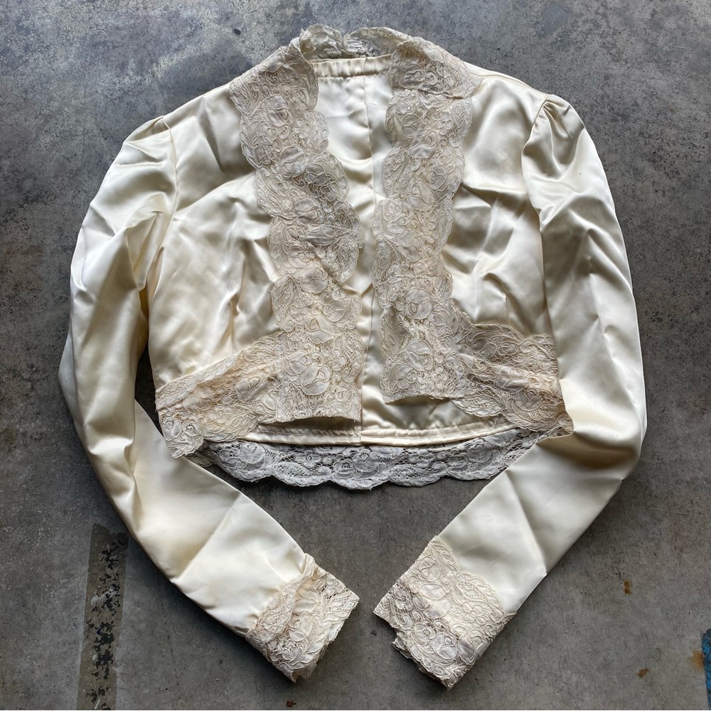Couture Cream silk and lace button down long sleeve blouse by Van Antwerp Medium